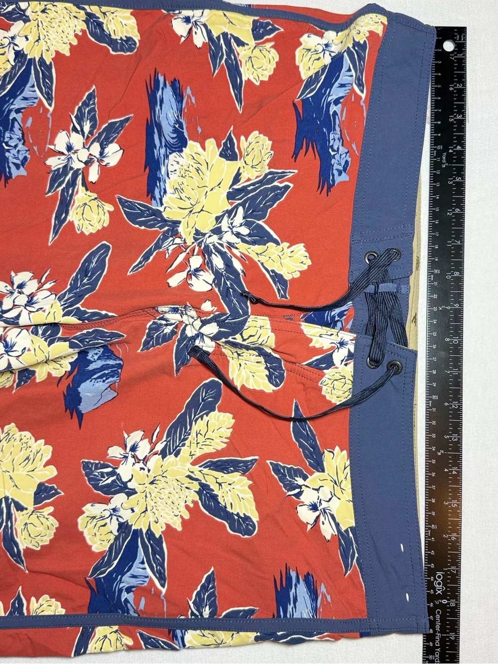 Patagonia Men’s Red Floral Boardshorts with Navy Trim - Picture 2 of 10